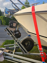 Laden Sie das Bild in den Galerie-Viewer, Premium Edelstahl-Bootshalterung nach Maß – Komplettset inkl. 12V E-Seilwinde &amp; Power-Akku